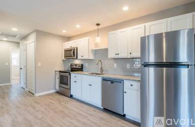 Main picture of 121 Norwich New London Tpke