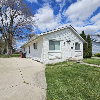 Main picture of 17943 Eastland St