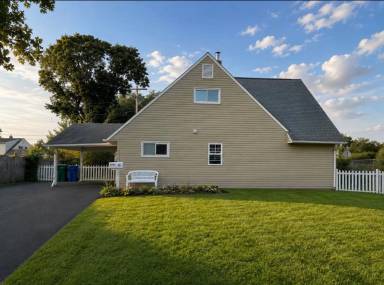 Main picture of 16 Crabtree Dr