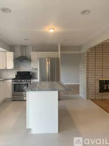 Main picture of 5360 Greenbriar Dr