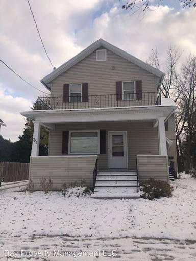 Main picture of 721 W Lawrence St