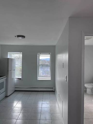 Main picture of 78 N Clinton St