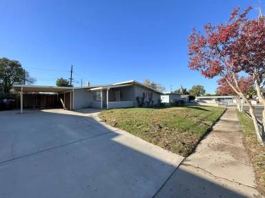 Main picture of 948 Barbra Ln