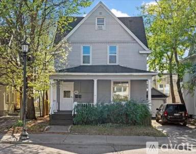 Main picture of 415 W Franklin Ave