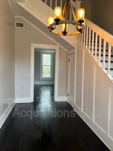 Main picture of 1018 W Sears St