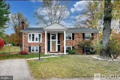 Main picture of 13907 Grove Ct