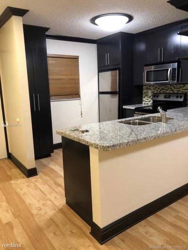 Main picture of 7920 Camino Real