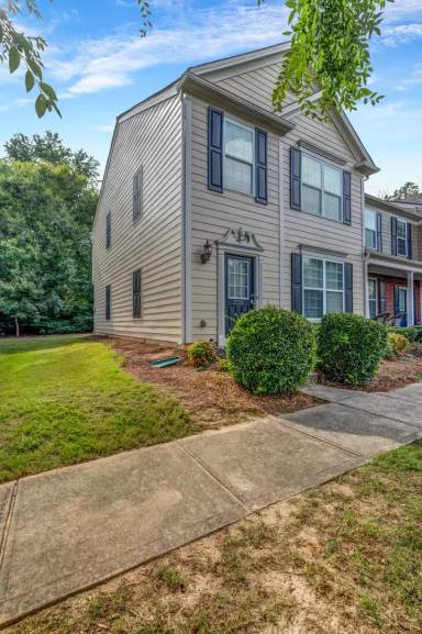 Main picture of 2739 Deerwood Ln SW