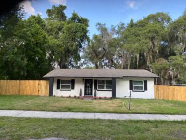 Main picture of 306 S Old Wire Rd