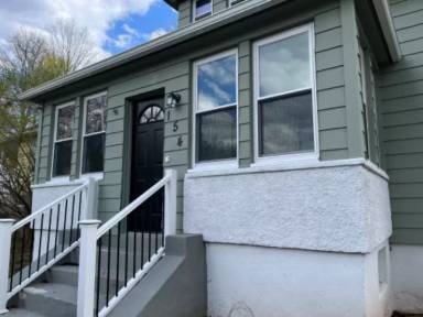 Main picture of 154 Oak St