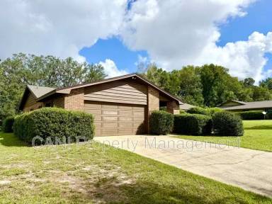 Main picture of 733 Westchester Dr