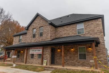 Main picture of 1342 N Porter Rd