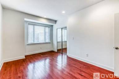 Main picture of 1456 E Columbia Ave