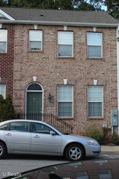 Main picture of 21323 Pine St