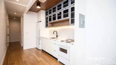 Main picture of 195 Sullivan Pl