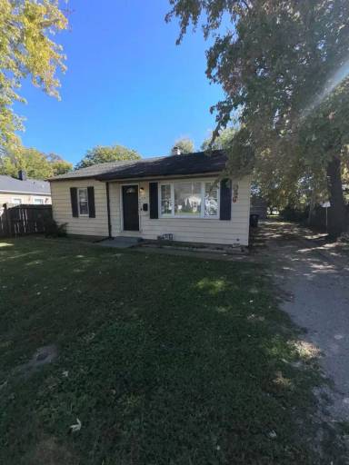 Main picture of 1512 S Saint James Blvd