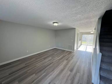 Main picture of 2405 King Arthurs Ct
