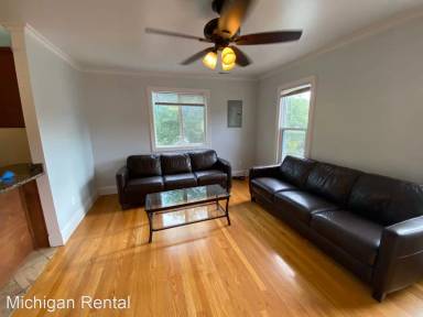 Main picture of 310 N 1st St