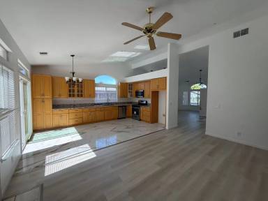Main picture of 3427 Sanford St