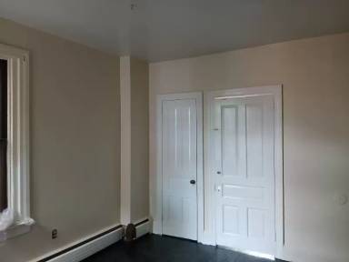 Main picture of 615 W King St