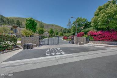 Main picture of 978 Blue Mountain Cir