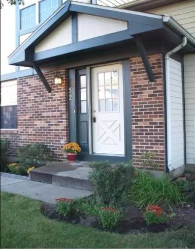 Main picture of 352 Ashwood Ct