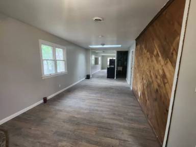 Main picture of 5220 N Roberts Rd