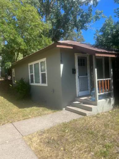 Main picture of 115 S E St
