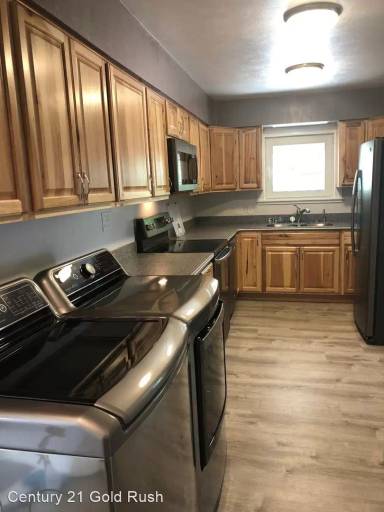 Main picture of 804 9th Ave