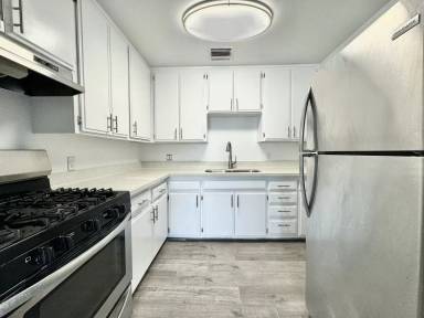 Main picture of 829 N Bunker Hill Ave