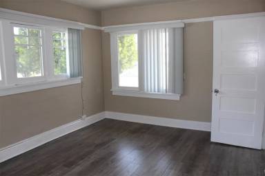 Main picture of 909 Locust Ave