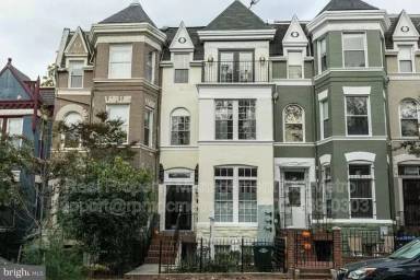 Main picture of 615 8th St NE