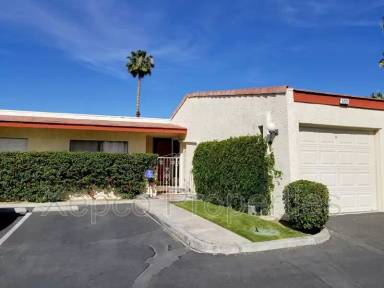 Main picture of 1221 S La Verne Way