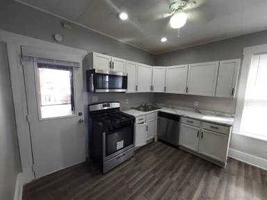 Main picture of 211 Hayes Ave