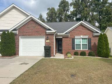 Main picture of 144 Oxford Dr