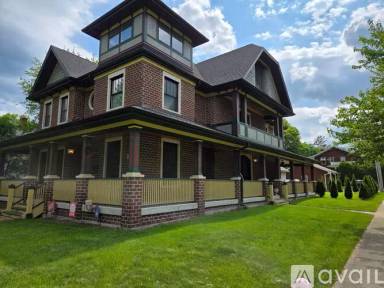 Main picture of 203 S Columbia St