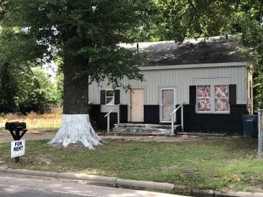 Main picture of 2404 Lee Ave