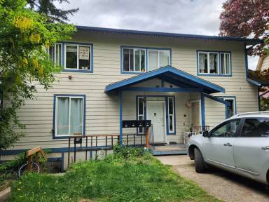 Main picture of 715 High St