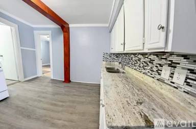 Main picture of 220 Lakeview Ave