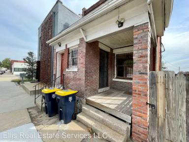 Main picture of 1735 Washington St
