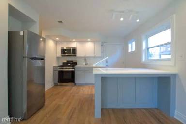 Main picture of 3143 S Halsted 2 Fl
