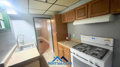 Main picture of 455 E Norwegian St