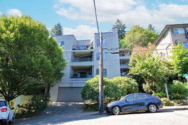 Main picture of 1320 SW Hall St