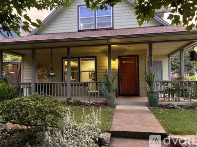 Main picture of 923 Bellview Ave