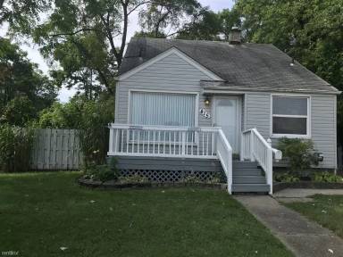 Main picture of 415 W Maple Rd