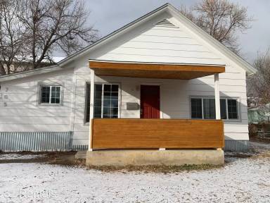 Main picture of 705 Jefferson Ave