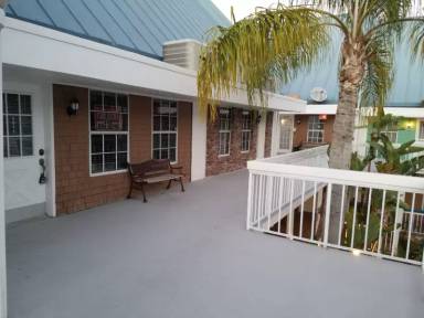Main picture of 5017 Tamiami Trl E