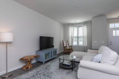 Main picture of 114 Capeside Ct