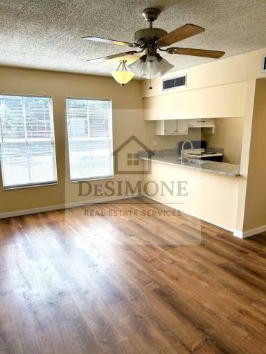 Main picture of 114 SE 10th Ave