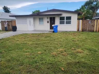 Main picture of 2217 20th Ave W